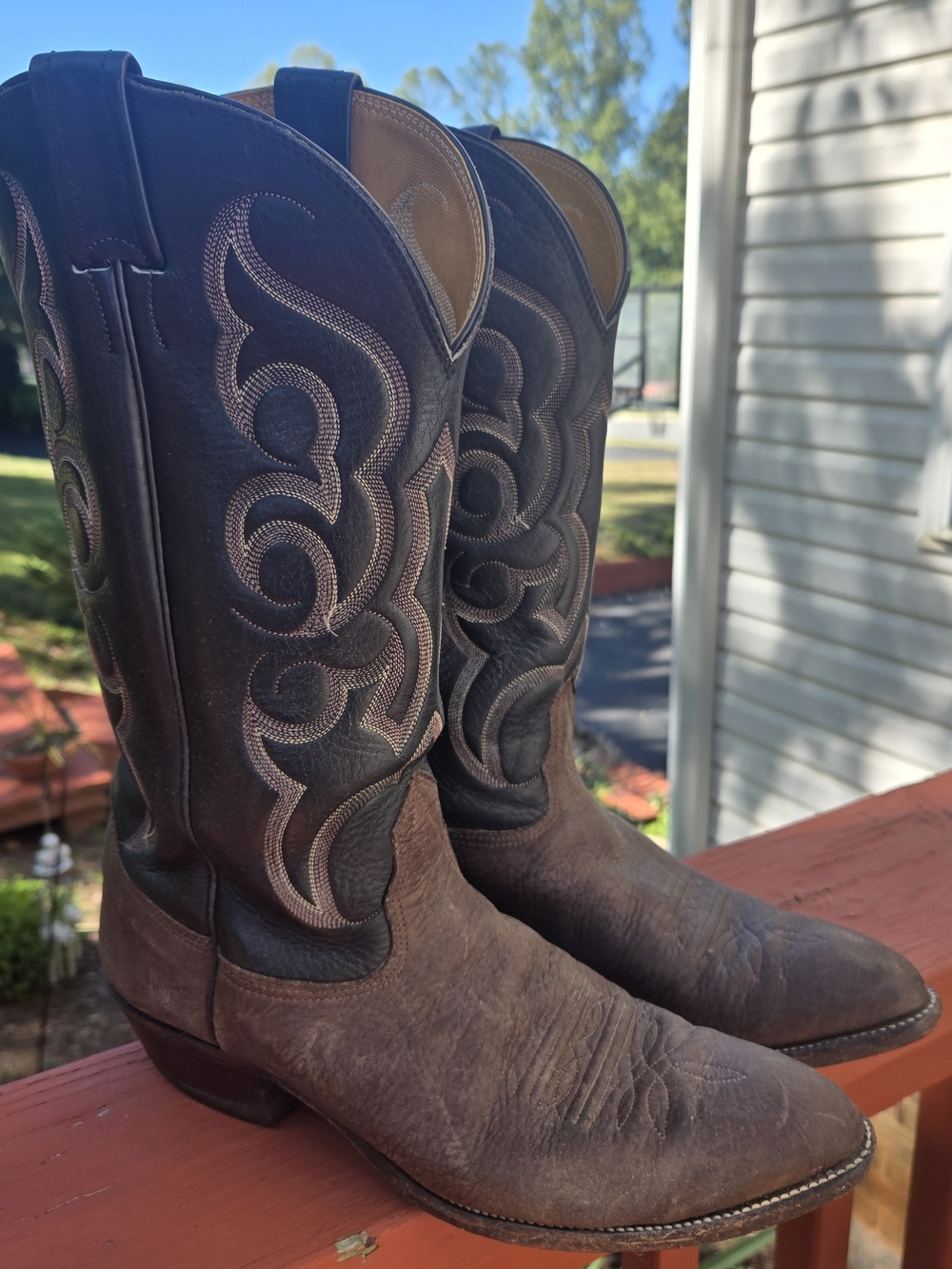 Vintage Nocona Men’s Cowboy Boots 9.5 D Two Tone Leather Sanded Shoulder USA
